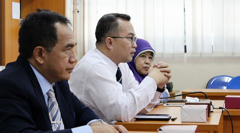 Dr. Arif Satria bicara di depan forum FMIPA IPB dalam roadshow rektor