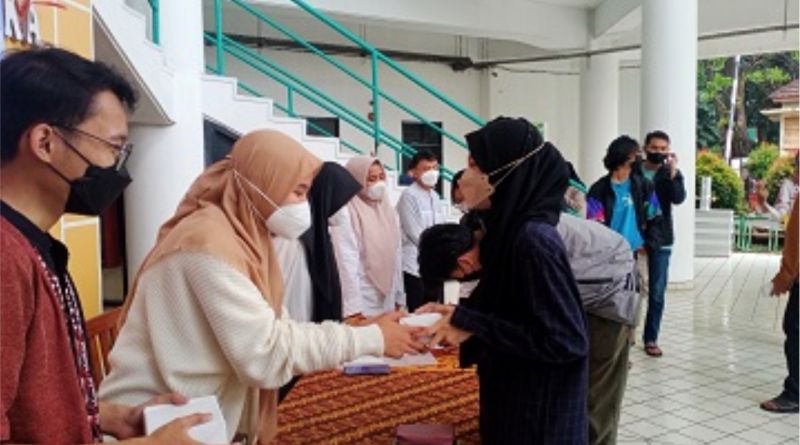 BEM FMIPA Bersama Agrianita FMIPA Berbagi Nutrisi Melalui Takjil untuk Mahasiswa