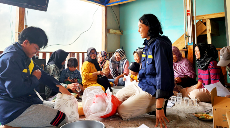 Himagreto FMIPA IPB Ubah Sampah Plastik Jadi Bantal Cushion